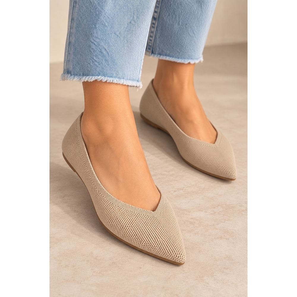 Rothys The Point Sand Beige Knit Pointed Toe Flats W9 Tortoise Sole